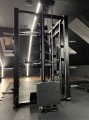 Tylny stos stalowy KRYPTON SPORT XF-405 PRO SMITH MACHINE, Wielofunkcyjny atlas treningowy z 3 wyciągami po 120 kg